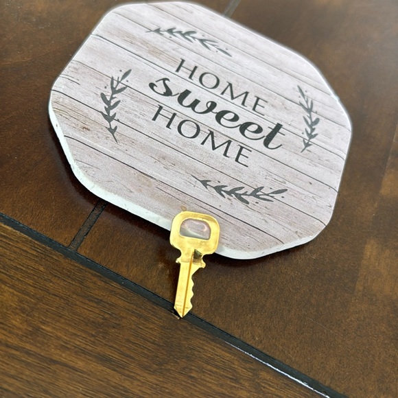 LV key - Picture 4 of 6